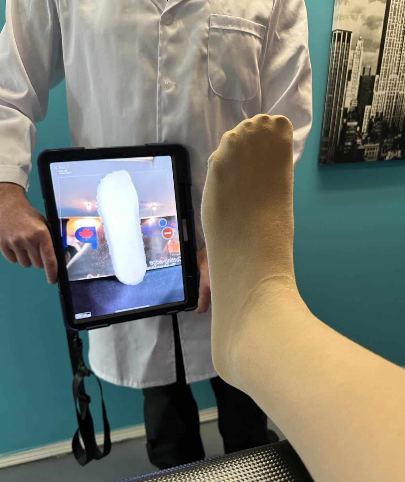 Scanning a foot with an ipad